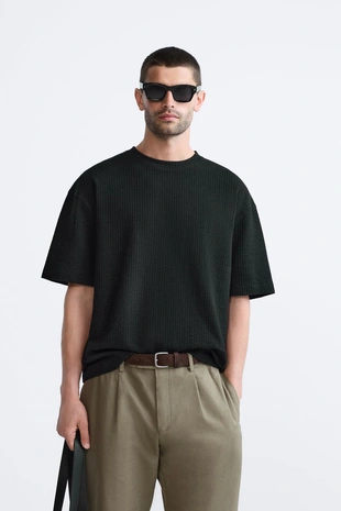 Футболка из ткани в мелкую полоску - Заказать в России