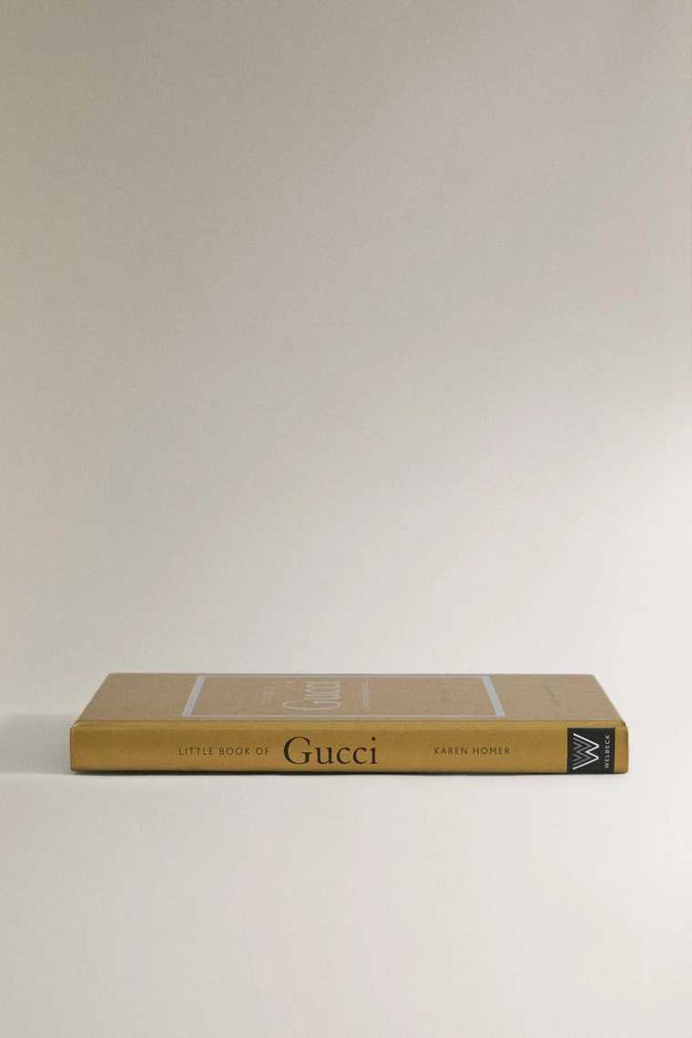 Маленькая книга gucci (на английском)