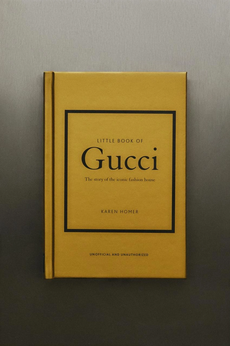 Маленькая книга gucci (на английском)