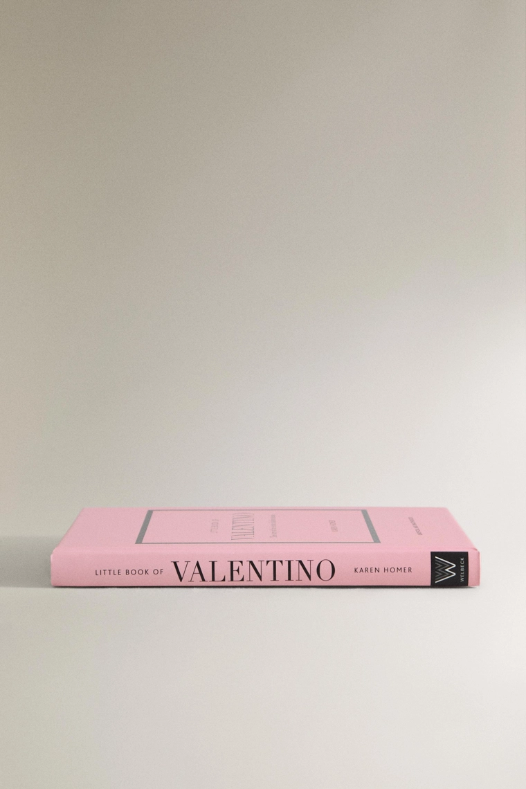 Маленькая книга valentino (на английском языке)