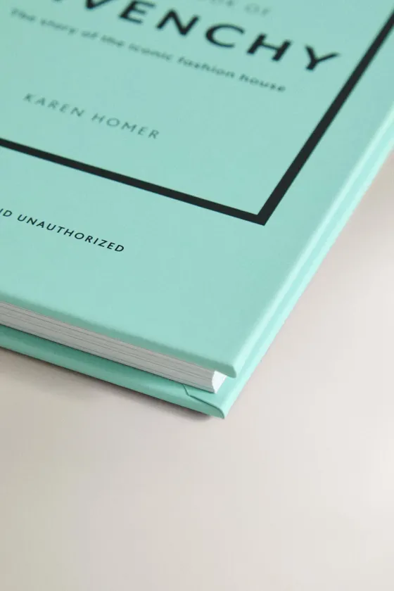 МАЛЕНЬКАЯ КНИЖЕЧКА ОТ ЖИВАНШИ