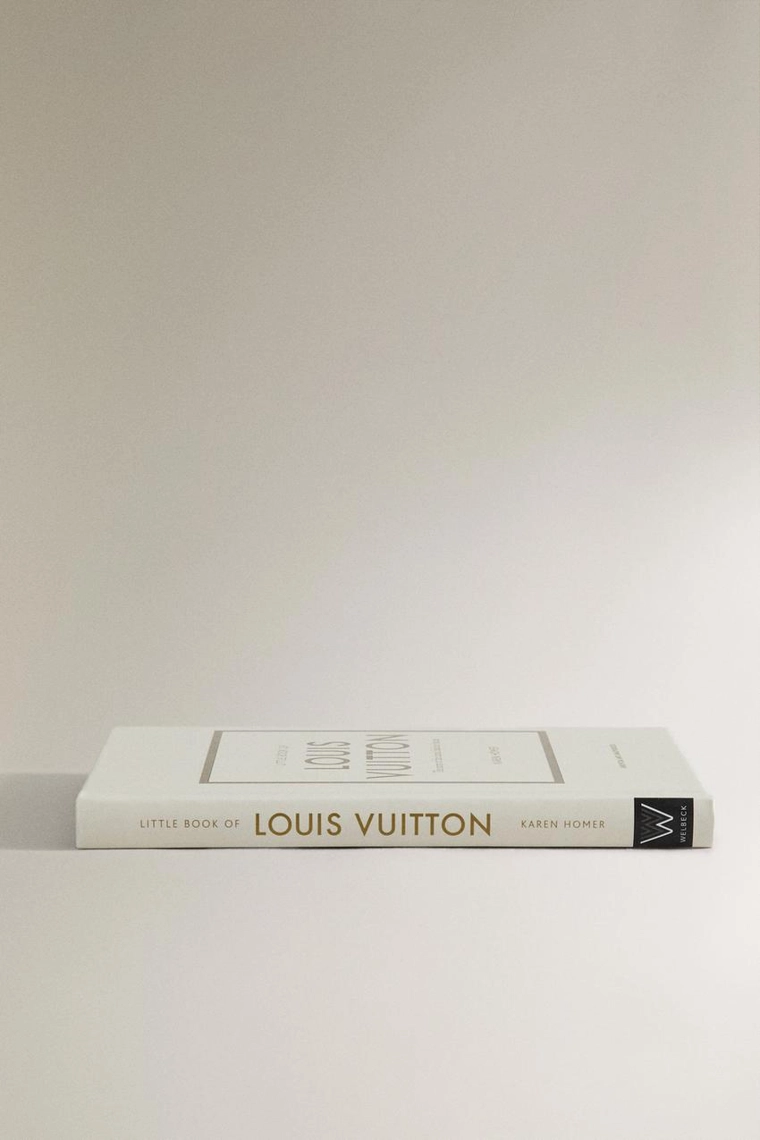 Маленькая книга louis vuitton (на английском)