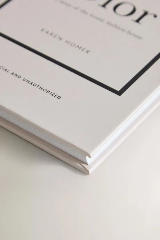МАЛЕНЬКАЯ КНИЖЕЧКА ОТ ДИОРА