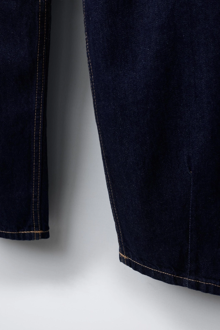 Джинсы бочонкового кроя