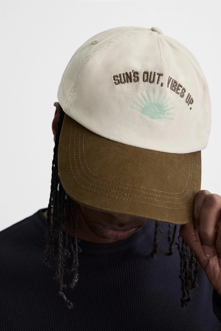 Кепка с вышивкой