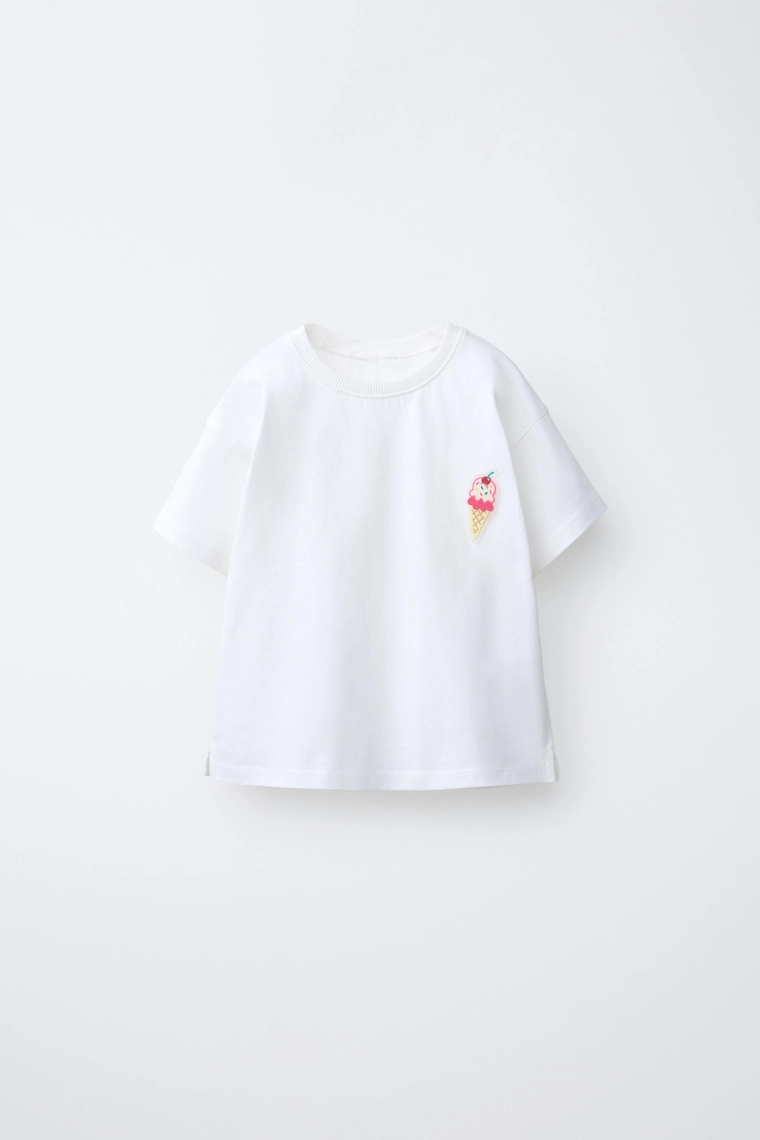 Футболка с прорезиненным аппликей