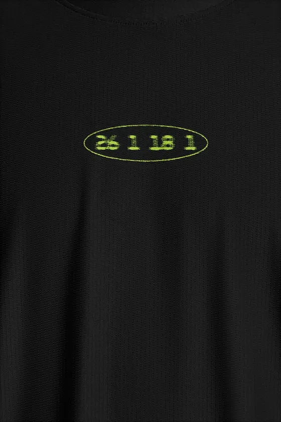 СПОРТИВНАЯ ФУТБОЛКА ИЗ РЕЛЬЕФНОЙ ТКАНИ