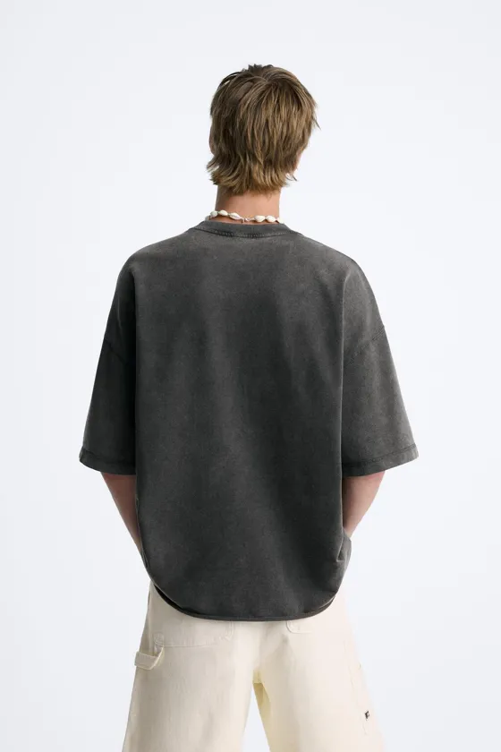 ТОЛСТОВКА В СТИЛЕ OVERSIZE С ПОТЕРТЫМ ЭФФЕКТОМ