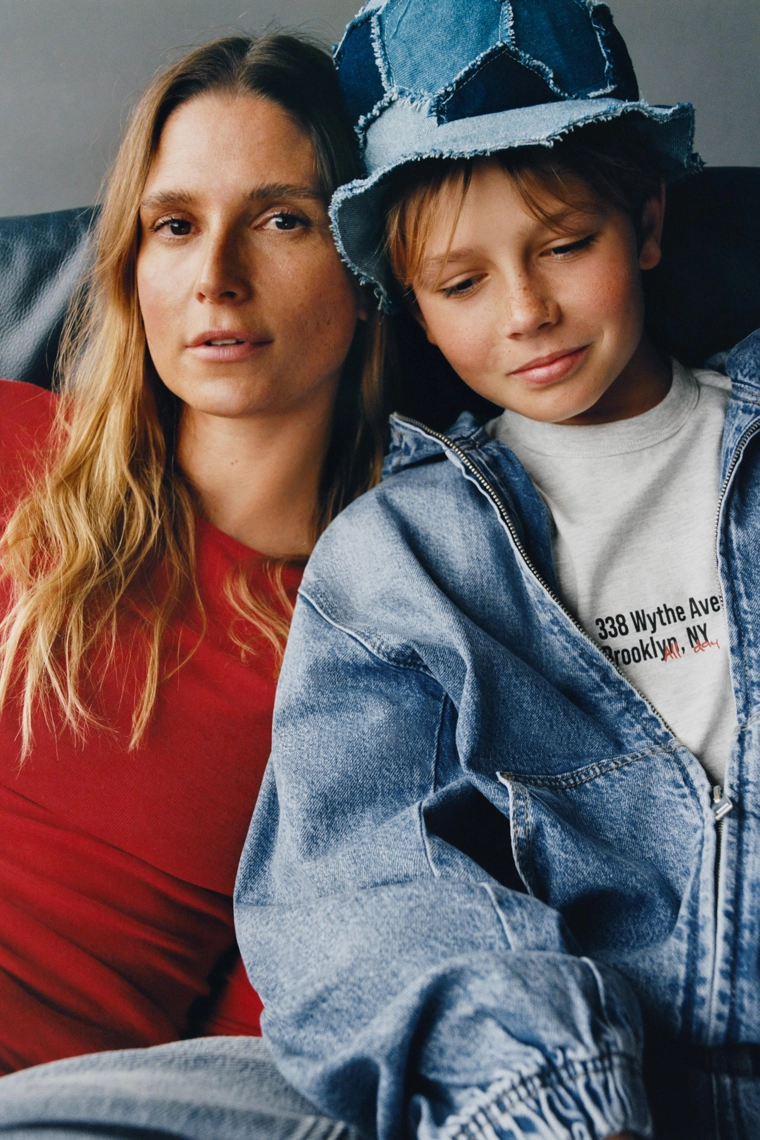 Джинсовая толстовка-куртка с капюшоном