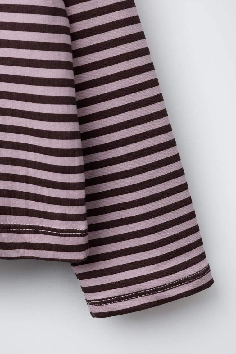 Футболка в полоску с вышитым лозунгом