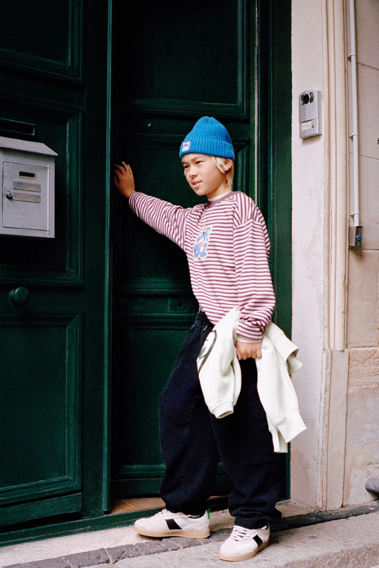 Футболка в полоску с вышитым лозунгом