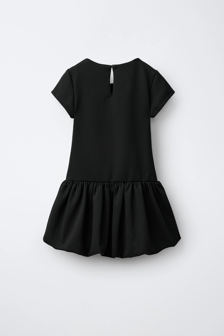 Платье с пуговицами и юбкой-пышкой