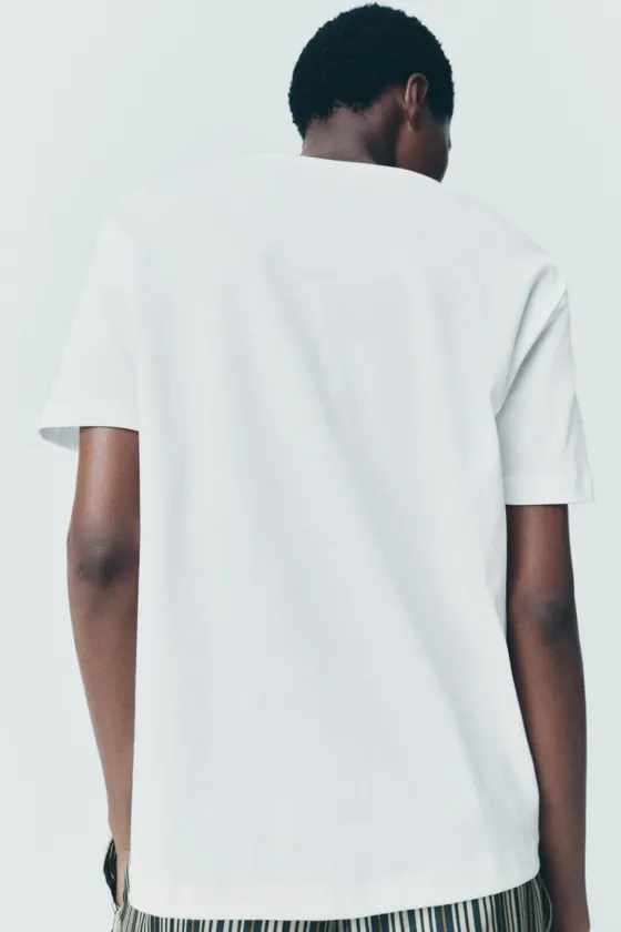 МИНИМАЛИСТИЧНАЯ ФУТБОЛКА ИЗ МЕРСЕРИЗОВАННОЙ ТКАНИ