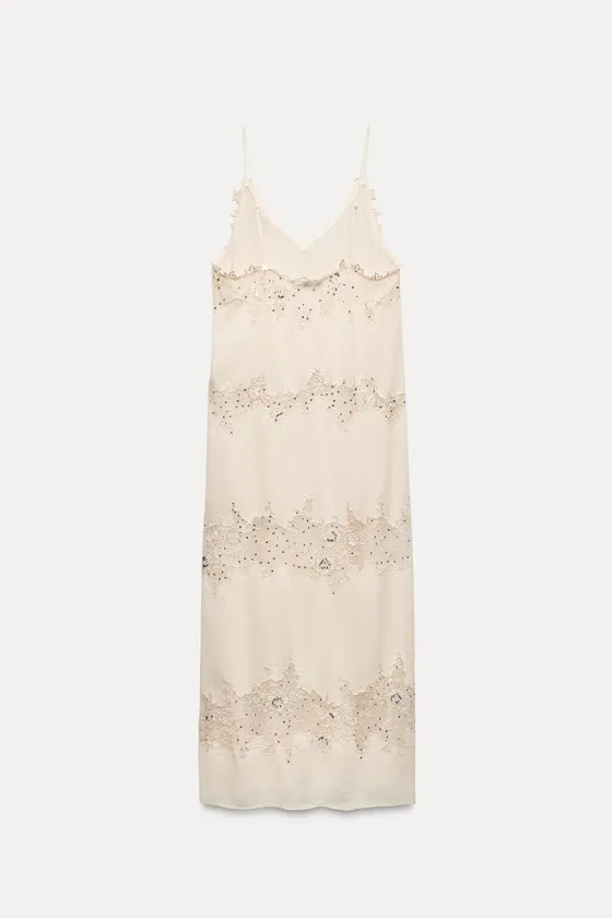 ПЛАТЬЕ МИДИ С КРУЖЕВОМ — коллекция Zara «ZW»