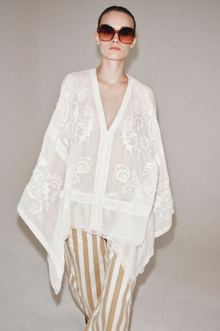 Блуза с вышивкой коллекции zw