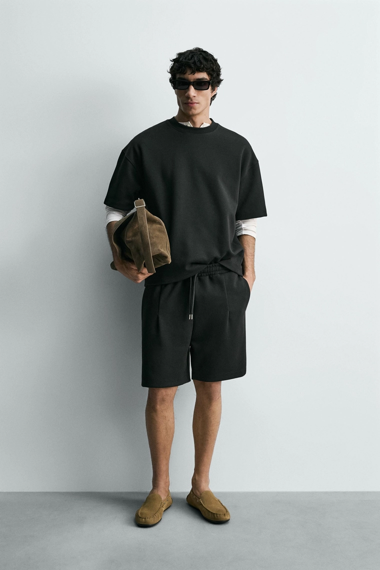 Футболка с нашивкой-плашкой