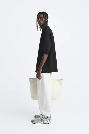 Футболка с нашивкой в тон- Заказать в России