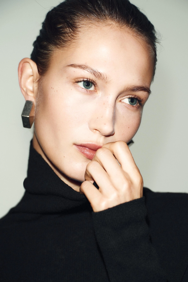 Свитер с высоким воротом из 100% шерсти с поясом