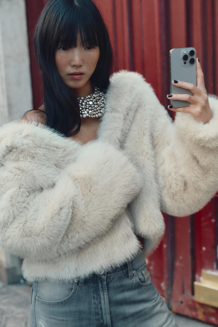 Ожерелье из металлических шаров