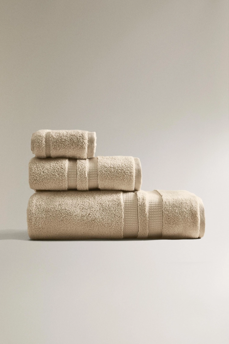 Махровое полотенце с двойным бордюром extra soft