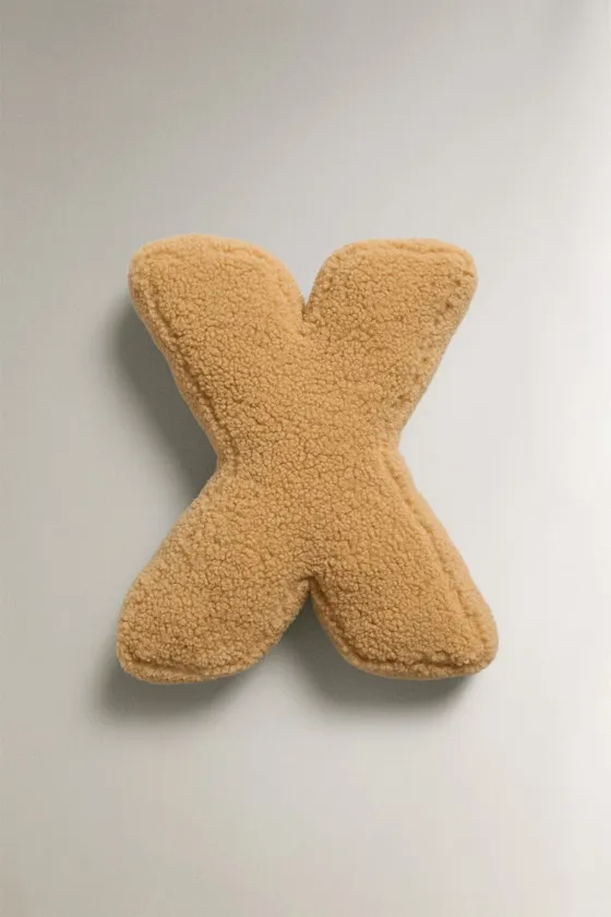 Детcкая подушка в виде буквы x