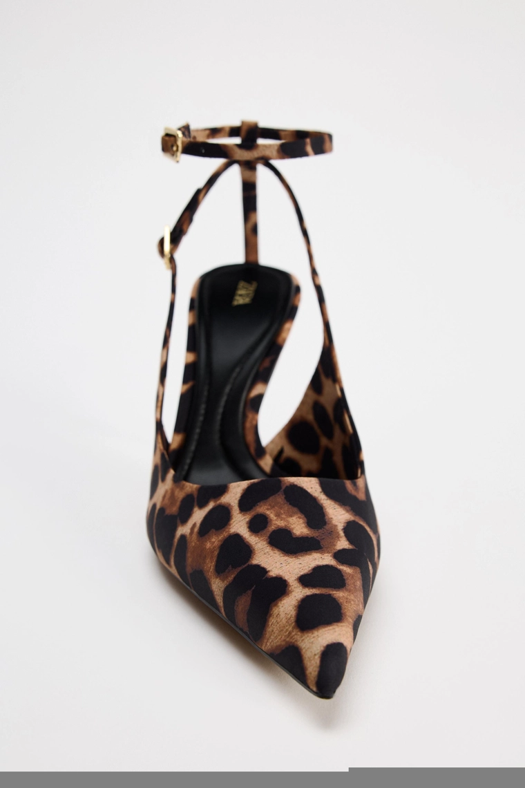 Туфли на высоком каблуке со съемным ремешком animal print