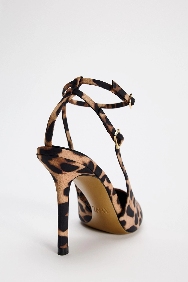 Туфли на высоком каблуке со съемным ремешком animal print