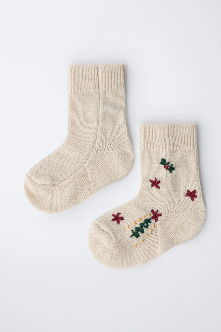 Носки из шерсти с вышивкой до середины икры