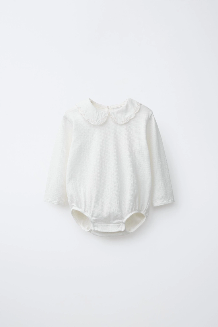 Боди с воротничком петер пэн и аппликацией