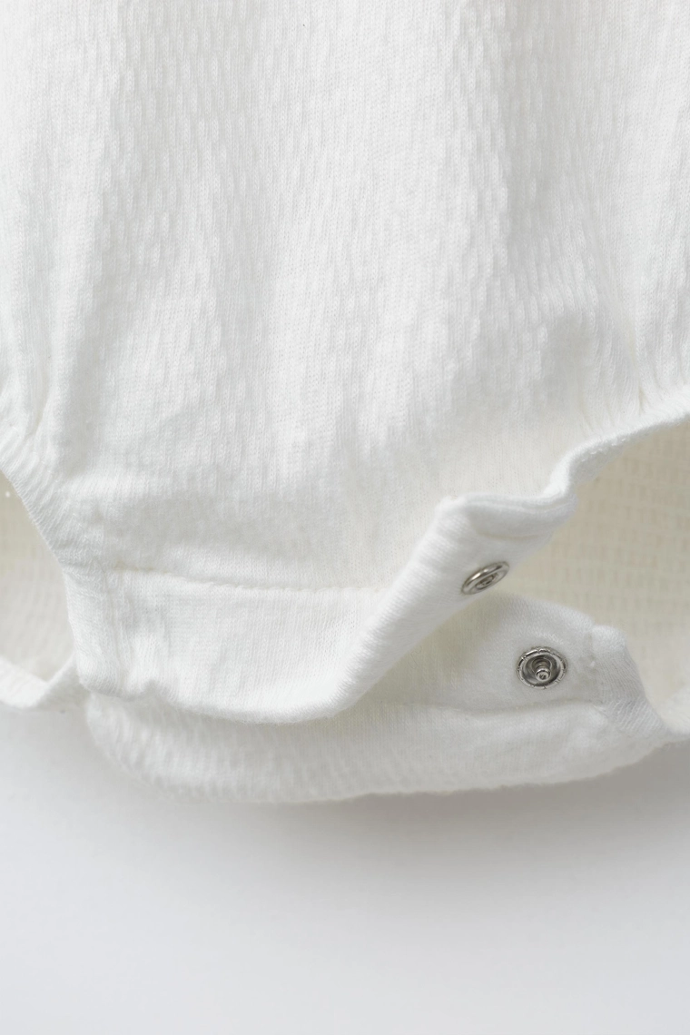 Боди с воротничком петер пэн и аппликацией