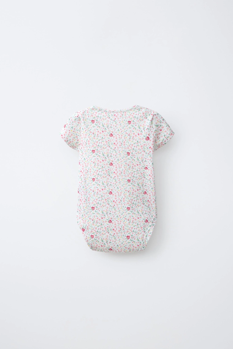 Набор из 5 комбинезонов с короткими рукавами в цветочном и клубничном дизайне