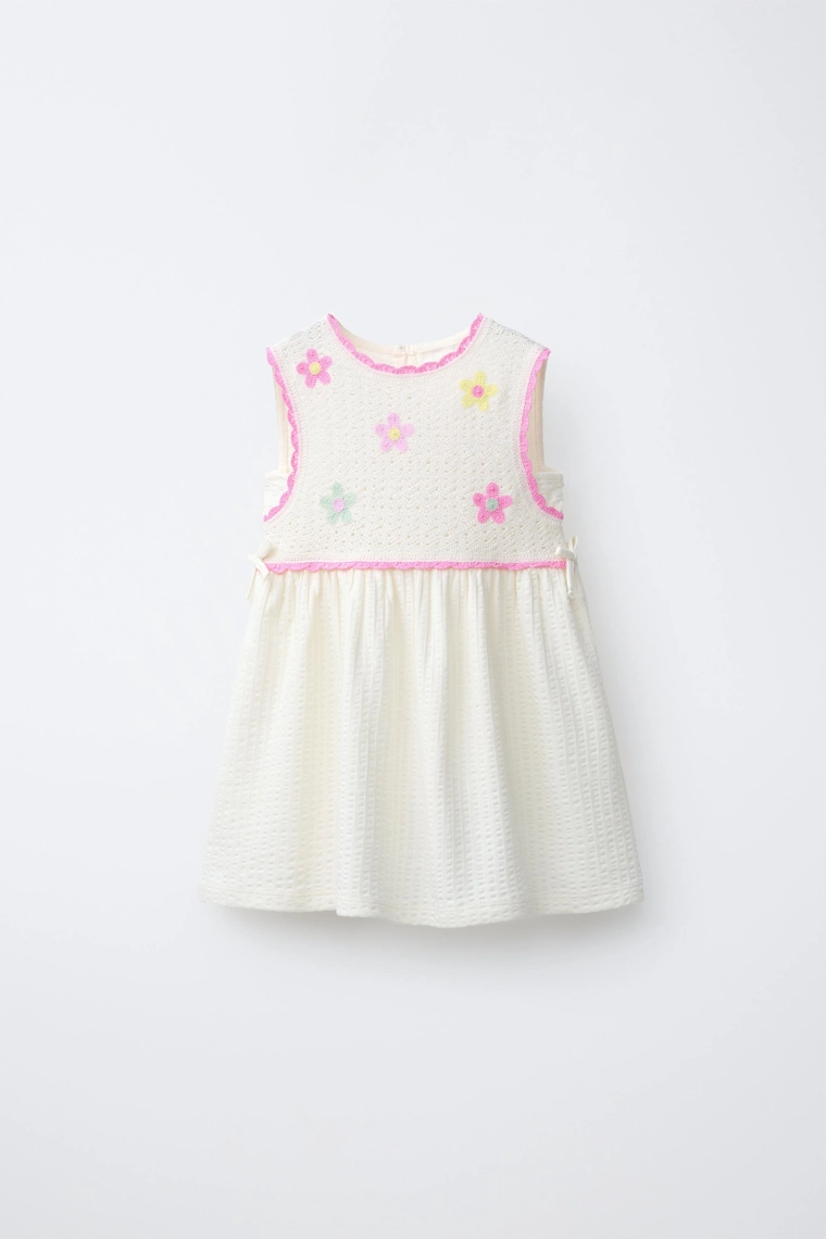 Платье с текстурным цветочным узором