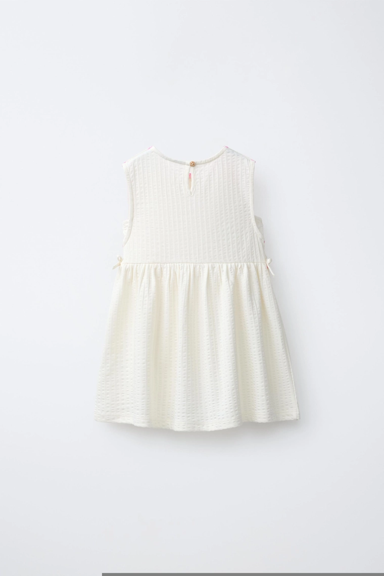 Платье с текстурным цветочным узором