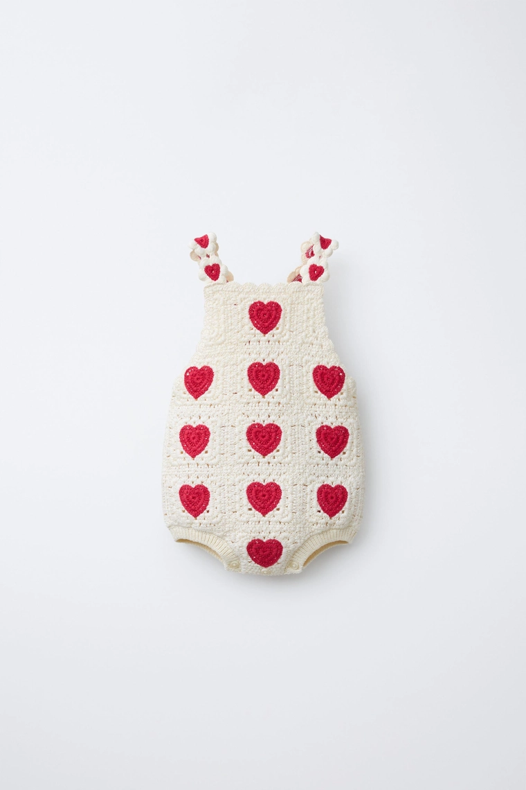 Комбинезон-боди с кружевным узором сердец