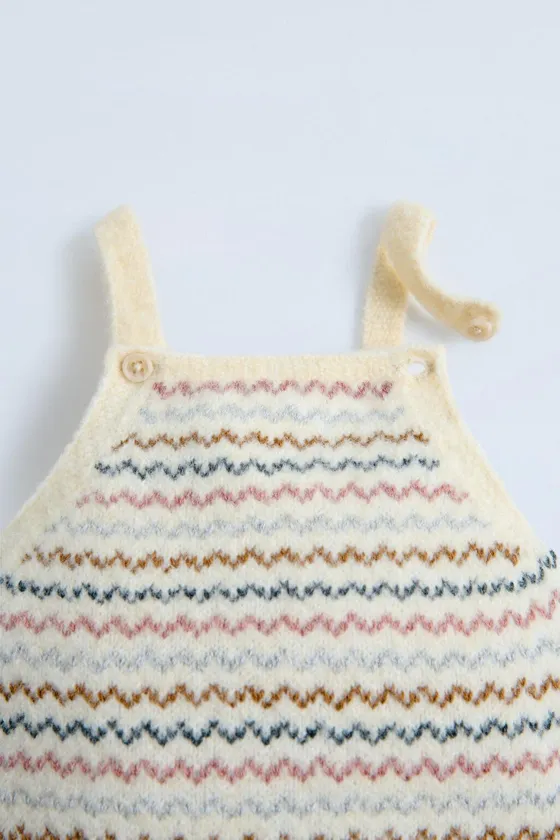 Комбинезон из полосатого вязаного полотна