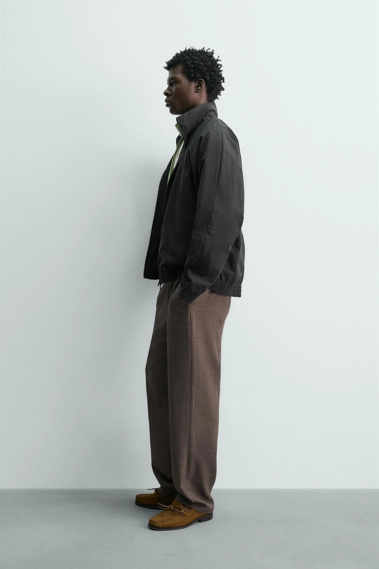 Удобная куртка-бомбер свободного кроя