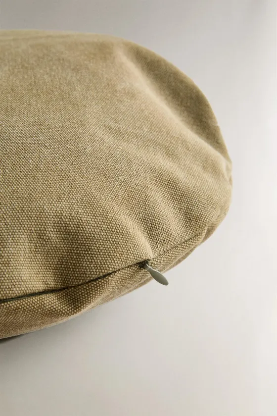 Овальная подушка для питомца