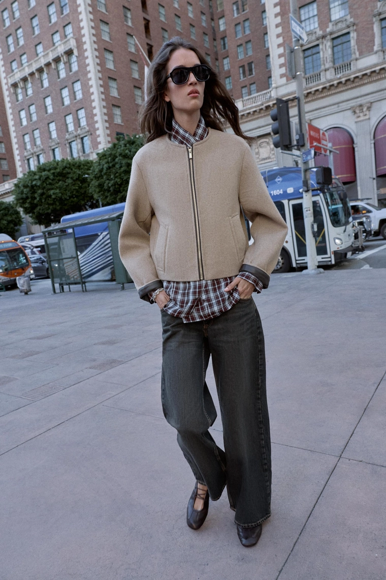 Бомбер с кожаными элементами отделки