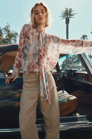 Брюки прямого кроя из искусственной замши- Заказать в России