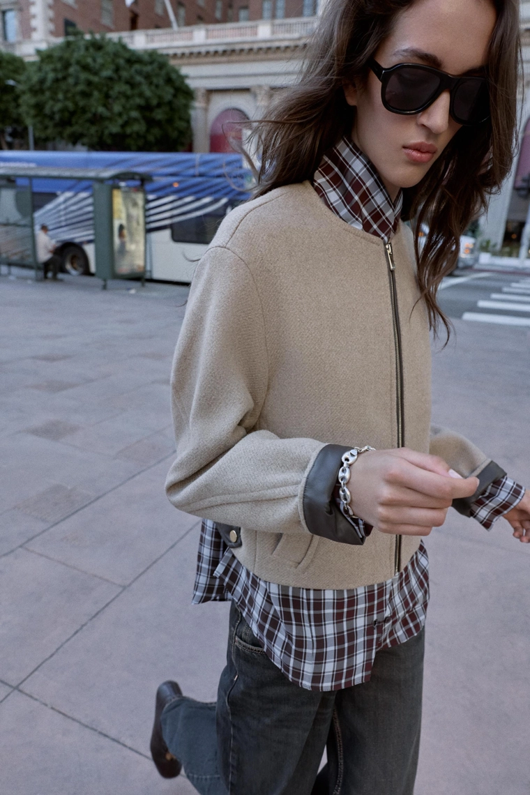 Бомбер с кожаными элементами отделки