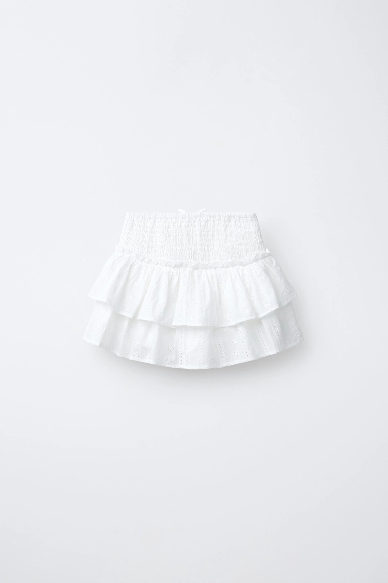 Юбка-шорты с оборками и кружевной вышивкой