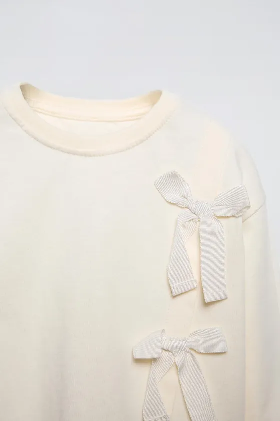 ЛОНГСЛИВ С БАНТАМИ