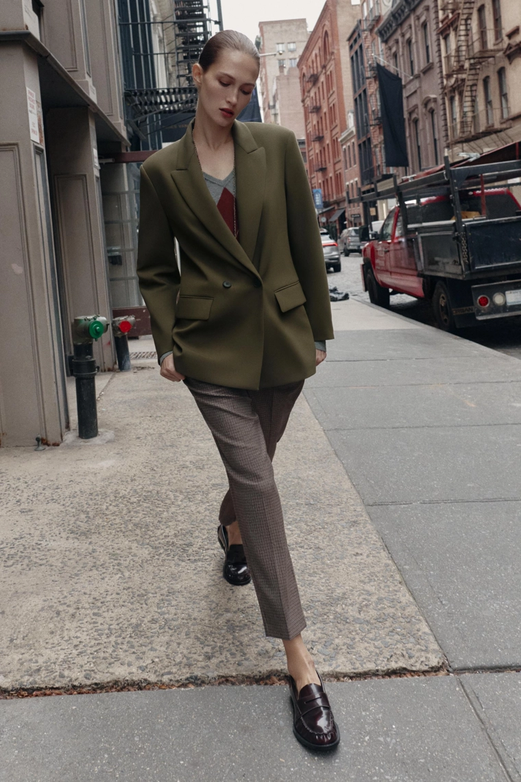 Oversize пиджак с двубортной застежкой