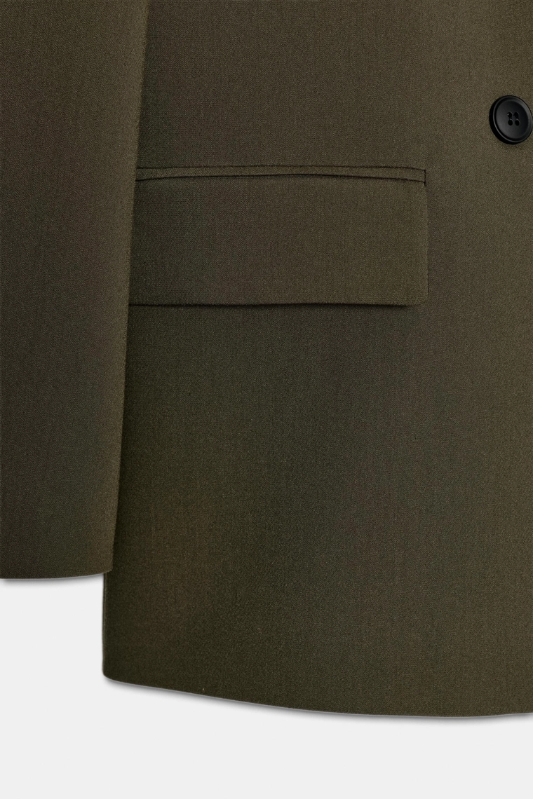 Oversize пиджак с двубортной застежкой