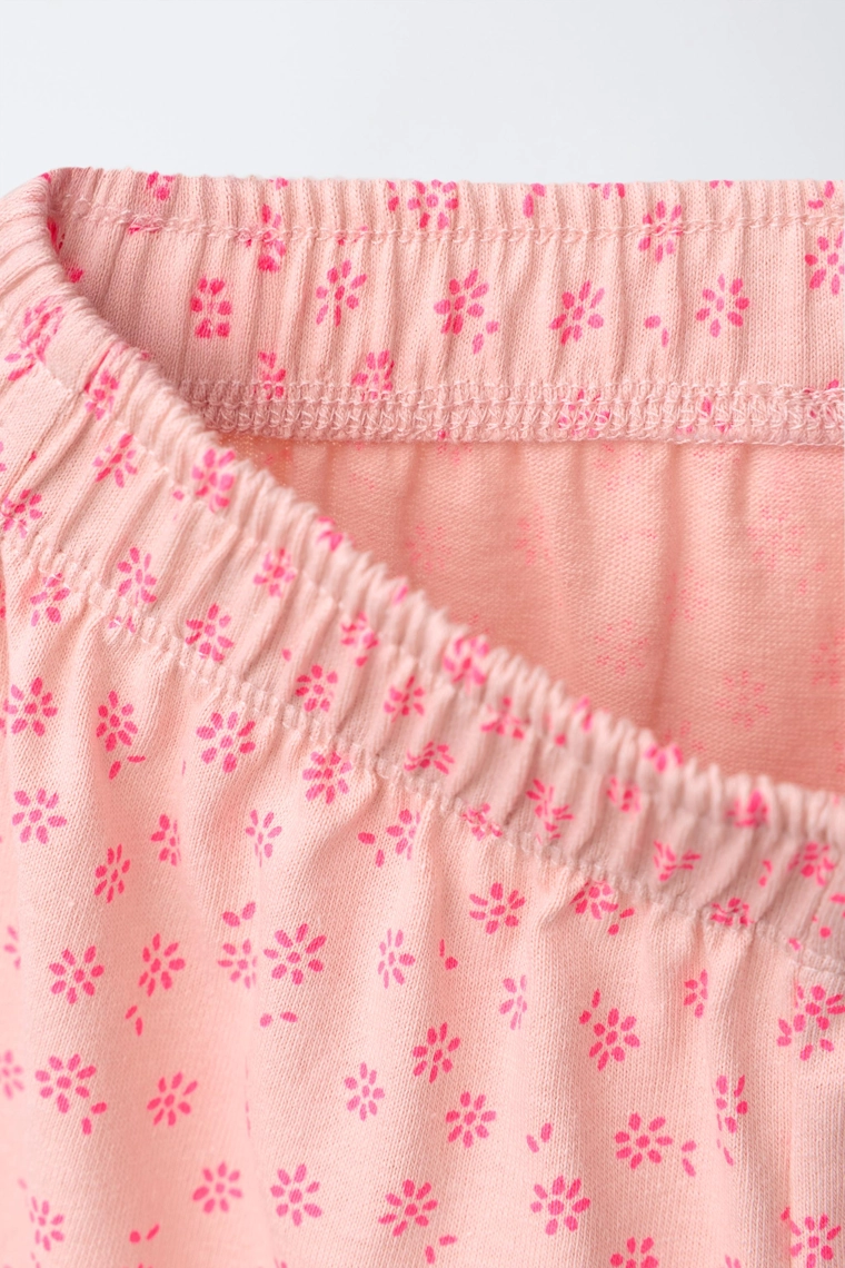 Буклеты в цветочном дизайне