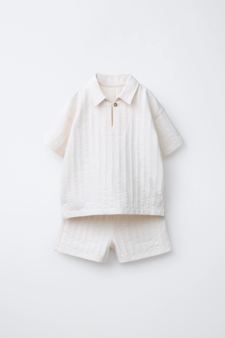 Комплект поло-футболка и бермуды для джоггинга