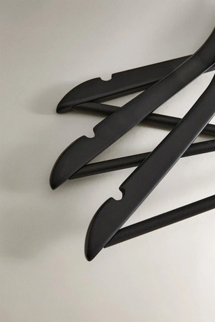 Лакированный деревянный вешалка (набор из 3)- Заказать в России