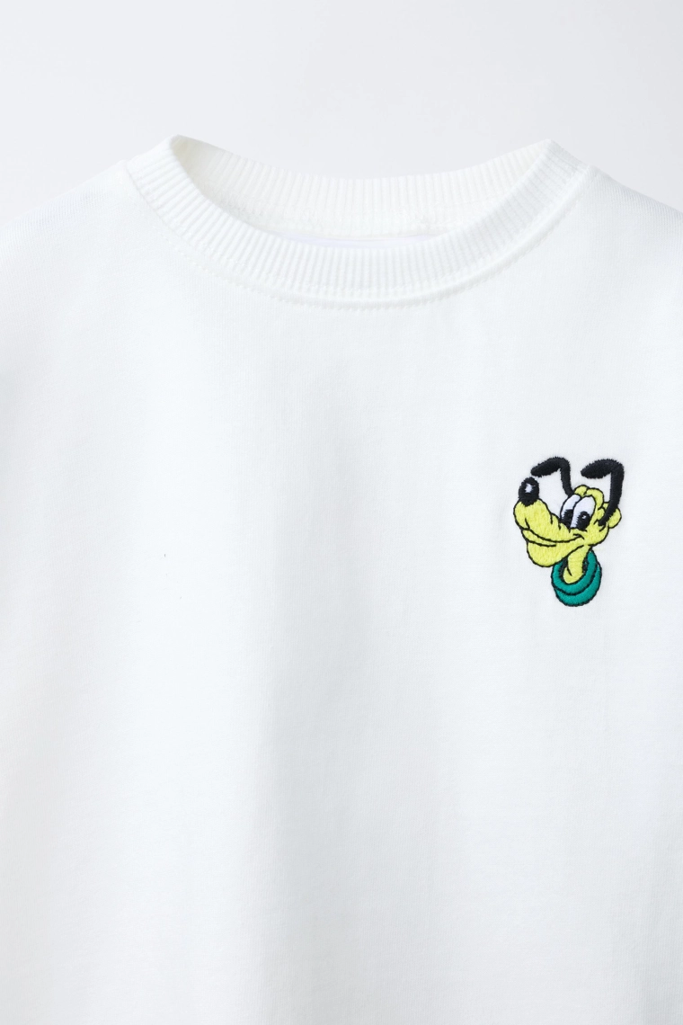 Футболка с принтом mickey mouse и друзья © disney