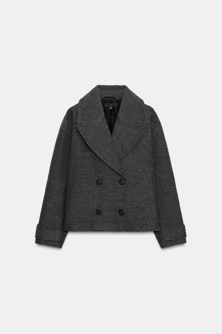 Пальто с двубортной застежкой из мягкого материала