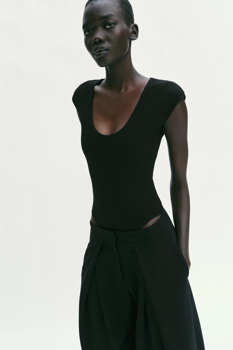 Боди с круглым вырезом